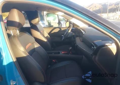 2025 Nissan Kicks Sr Intelligent Awd z USA, uszkodzony, nr VIN 3N8AP6DB9SL381257